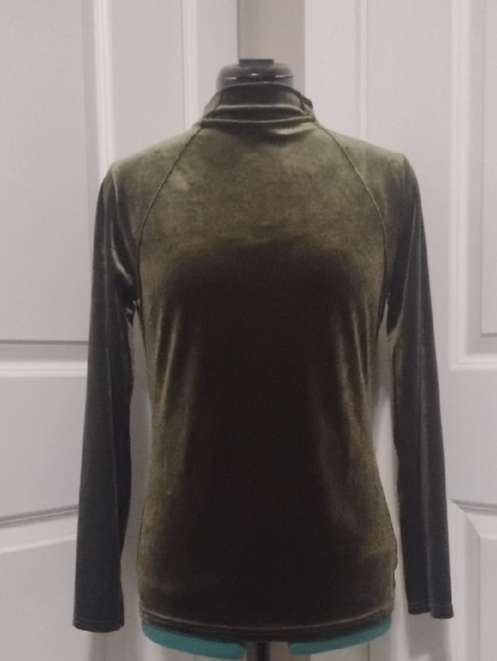 Women's Olive Velvet Long-Sleeve Mock Neck Top